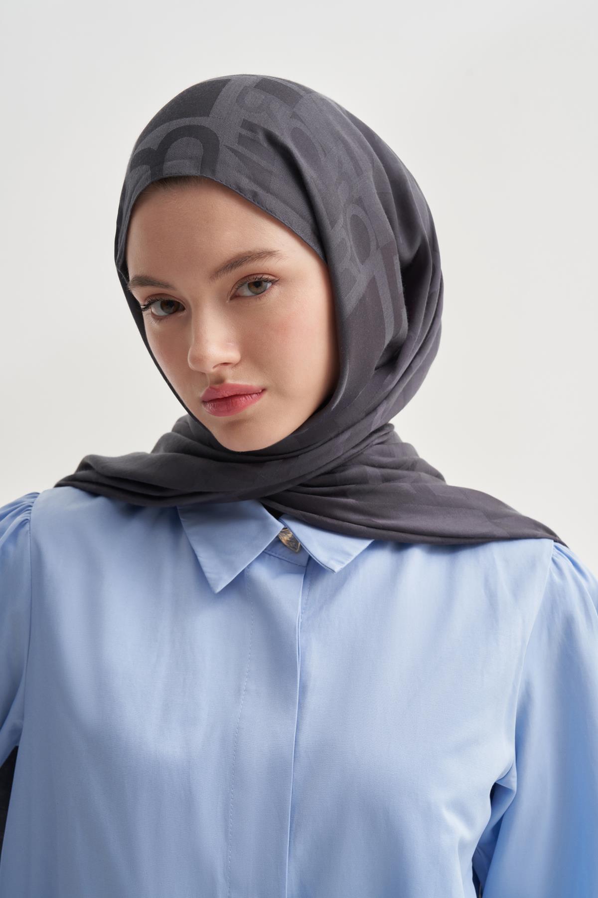 Yazı Desen Jakar İtalyan İpekli Şal Antrasit