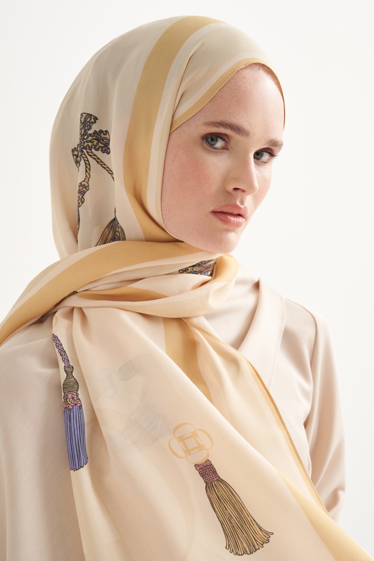 Tassel Floş Şal Gold
