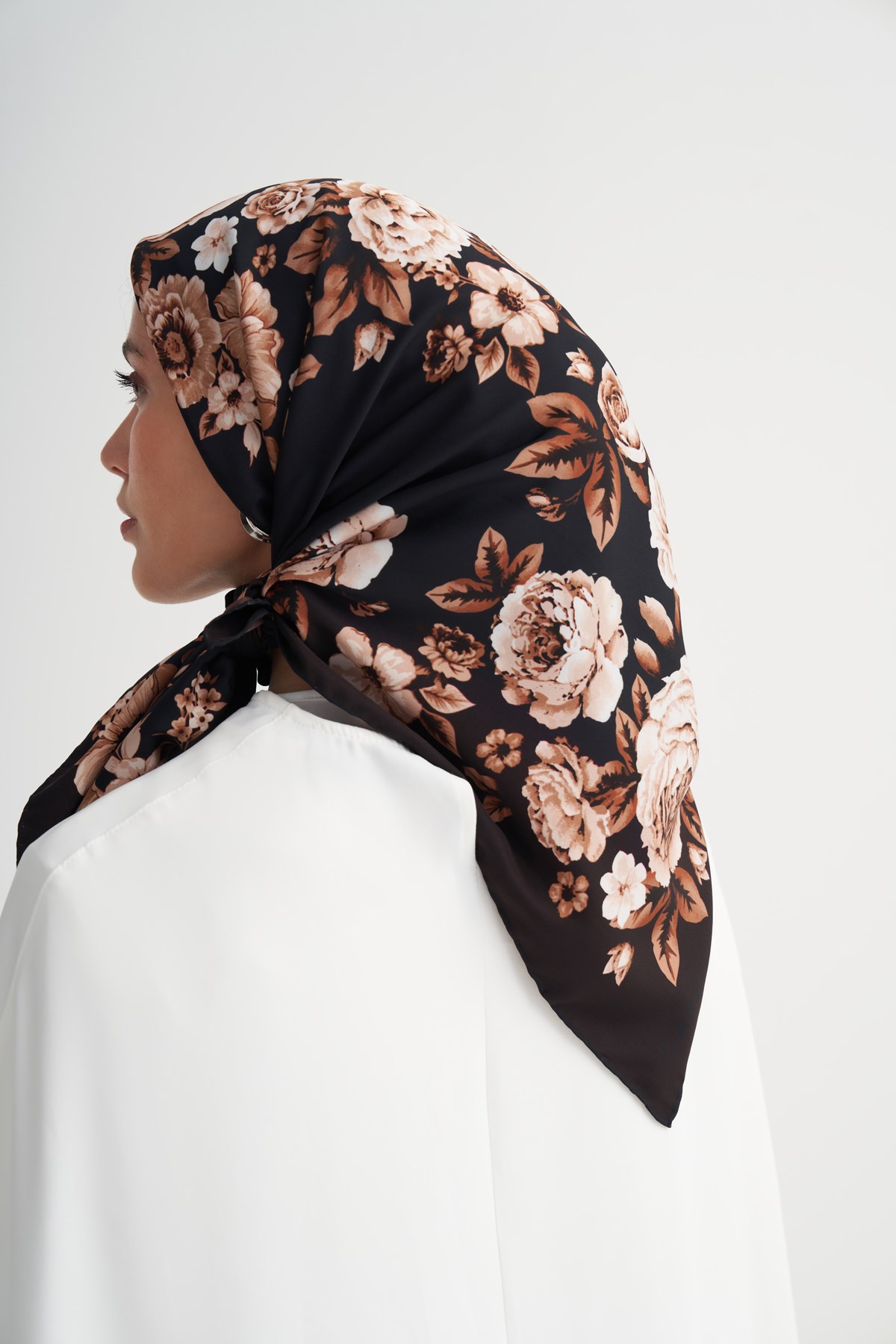 Rosalin Siyah Twill Eşarp