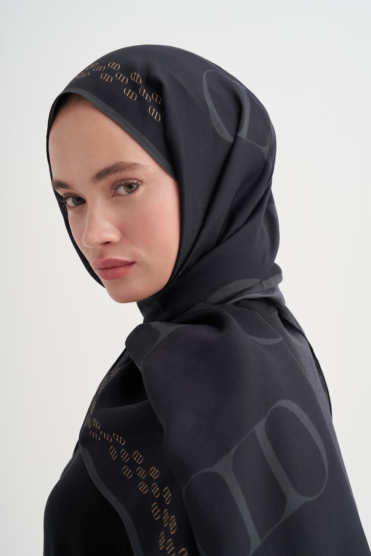 Elegance Monogram Floş Şal Siyah