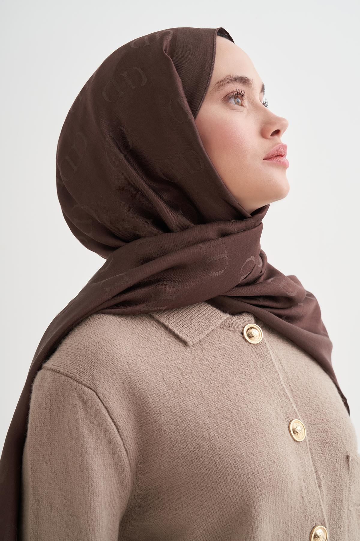 Monogram Desen Liora Pamuk Şal Sütlü Kahve