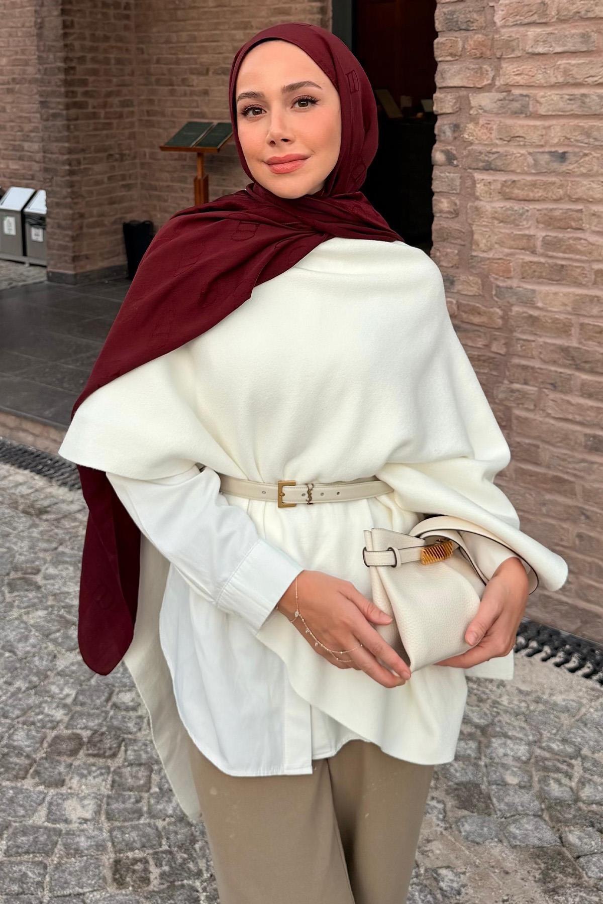 Feyza Hakyemezin Tercihi Robe Asimetrik Triko Kap Ekru