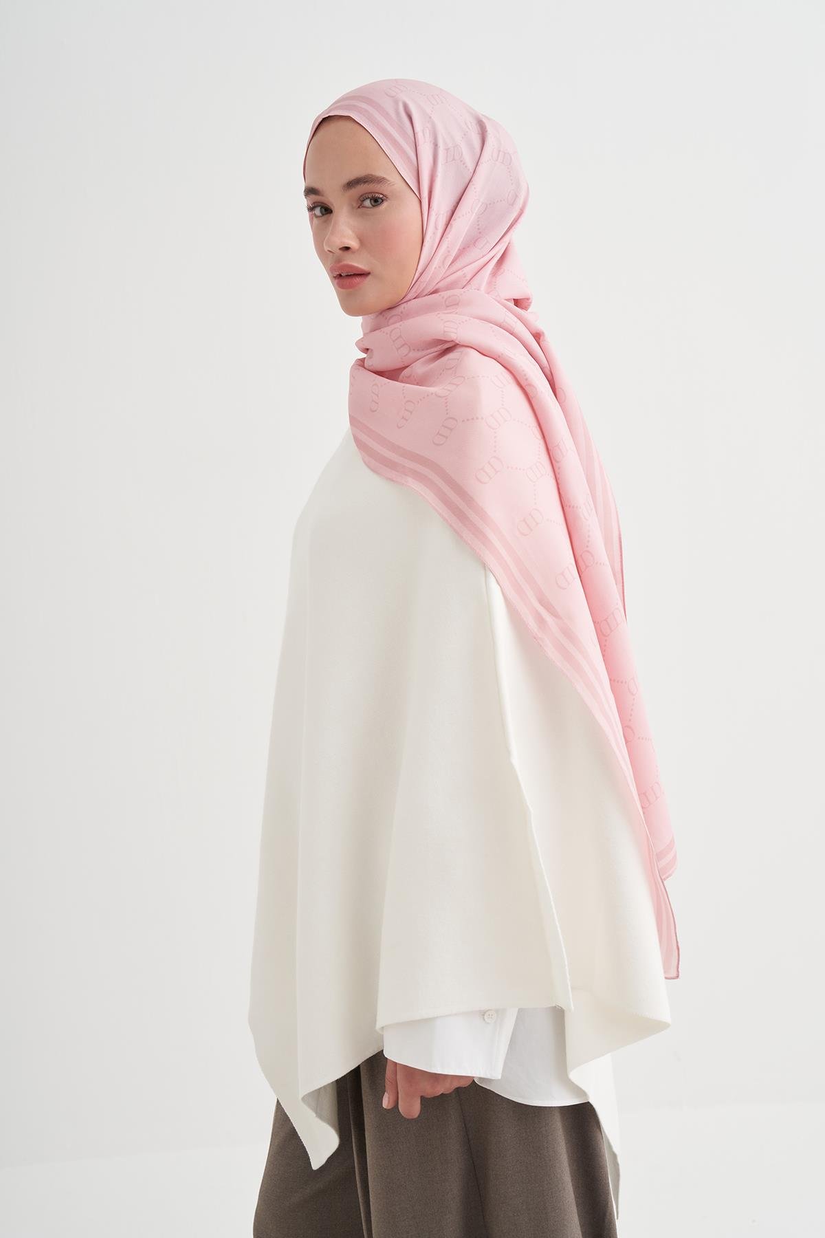 Grace Monogram Floş Şal Şeker Pembesi