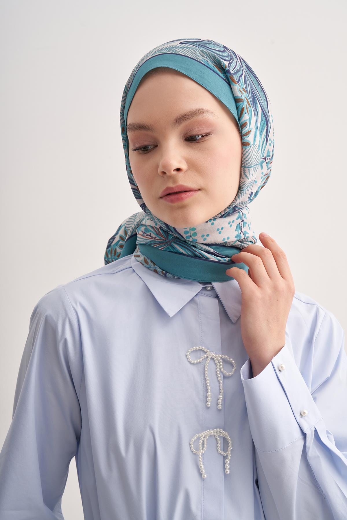 Lily Mavi Vela Floş Şal