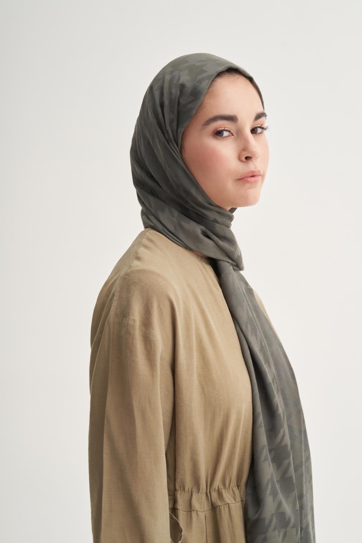 Kazayağı Jakar İtalyan İpekli Şal Haki