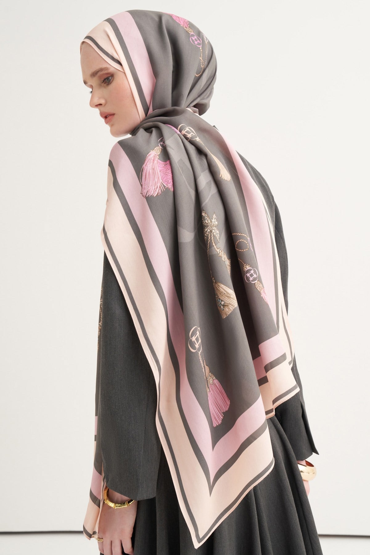 Tassel Floş Şal Antrasit