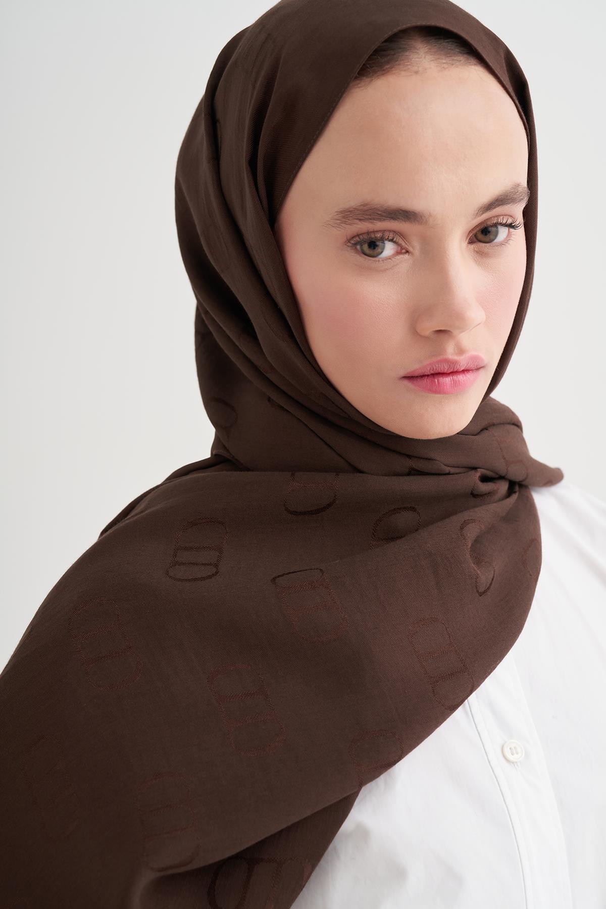 Monogram Desen Liora Pamuk Şal Acı Kahve