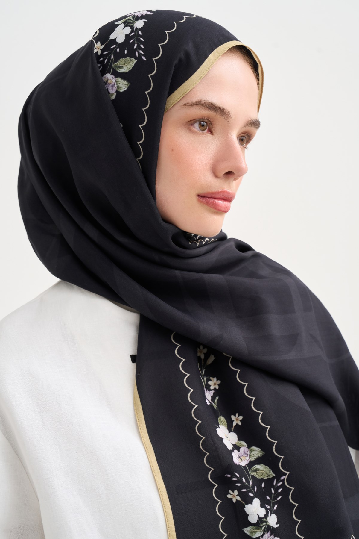Serin Floş Şal Siyah