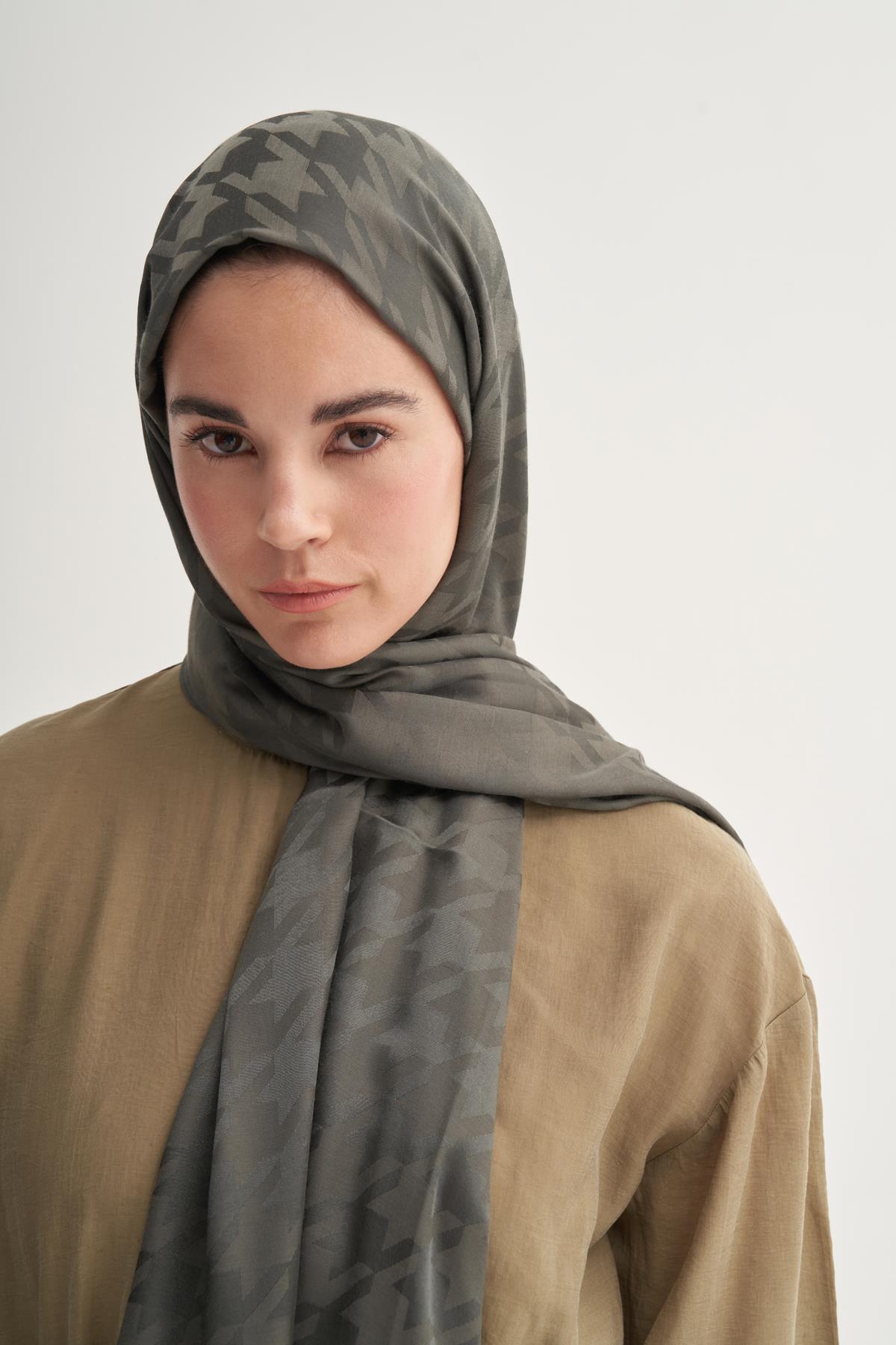 Kazayağı Jakar İtalyan İpekli Şal Haki