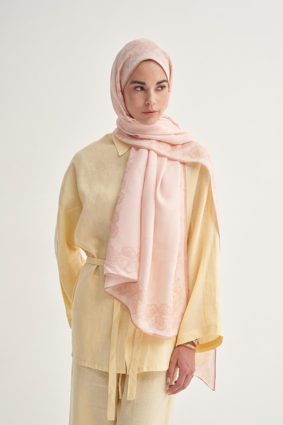 Floral Çiçekli Monogram Floş Şal Somon