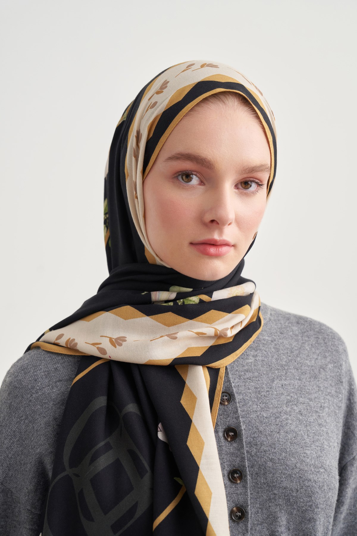 Fiora Desen Norena Yünlü Şal Siyah