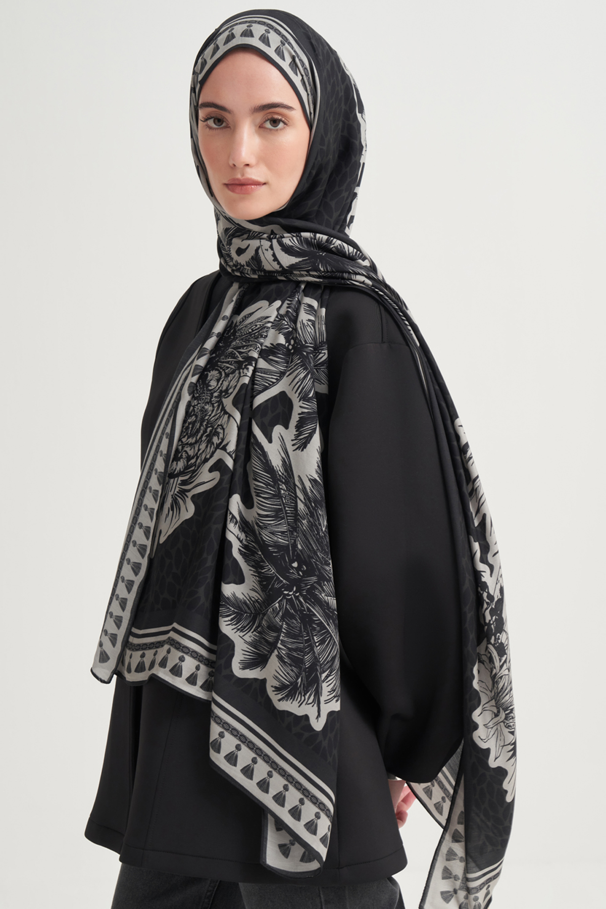 Sera İncira Viskon Şal Siyah