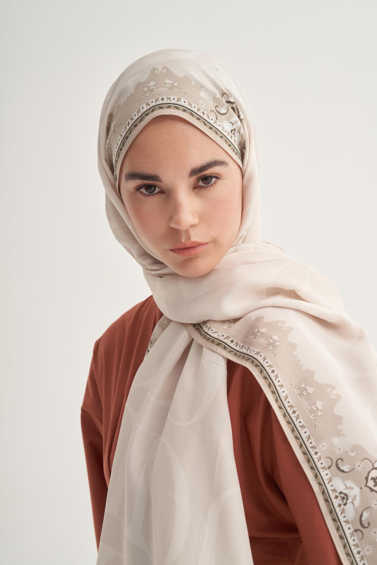 Luxe Çiçekli Monogram Floş Şal Bej