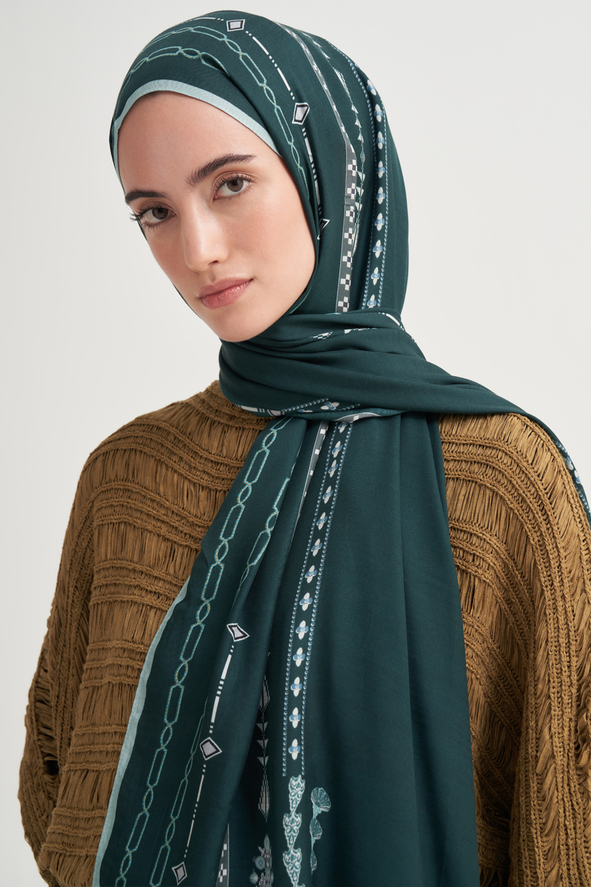 Saphira İncira Viskon Şal Zümrüt Yeşili