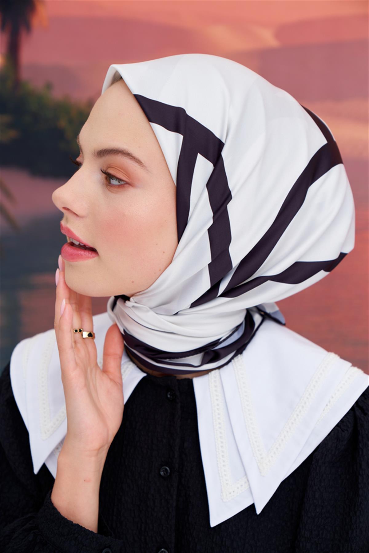 Amora Eşarp Maxsi Çizgi Desen Ekru