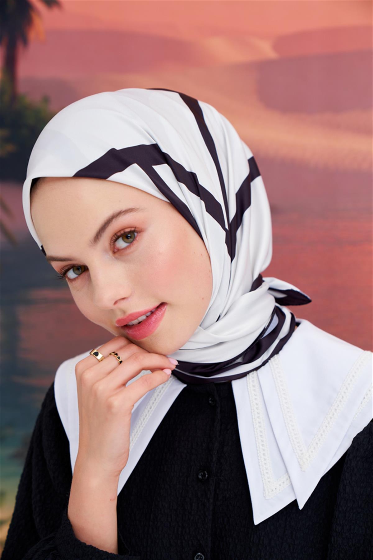 Amora Eşarp Maxsi Çizgi Desen Ekru