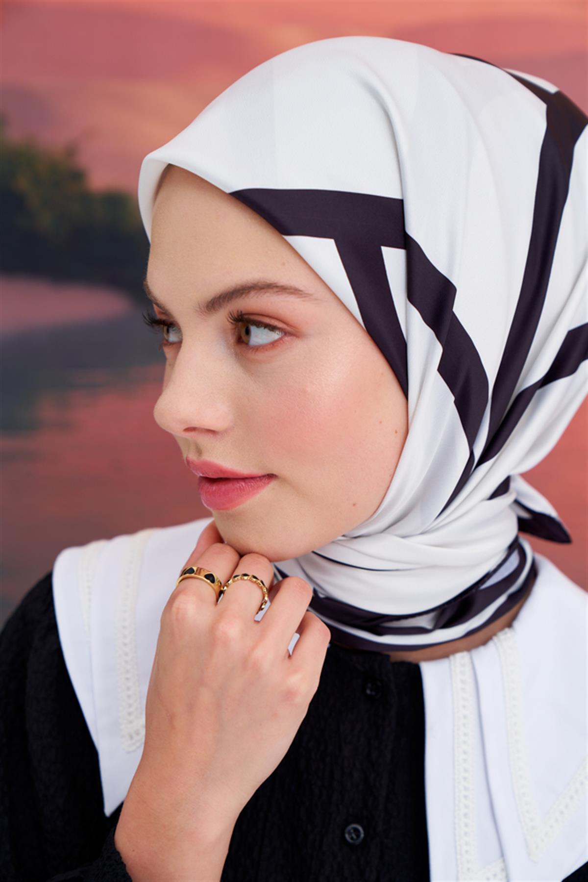 Amora Eşarp Maxsi Çizgi Desen Ekru