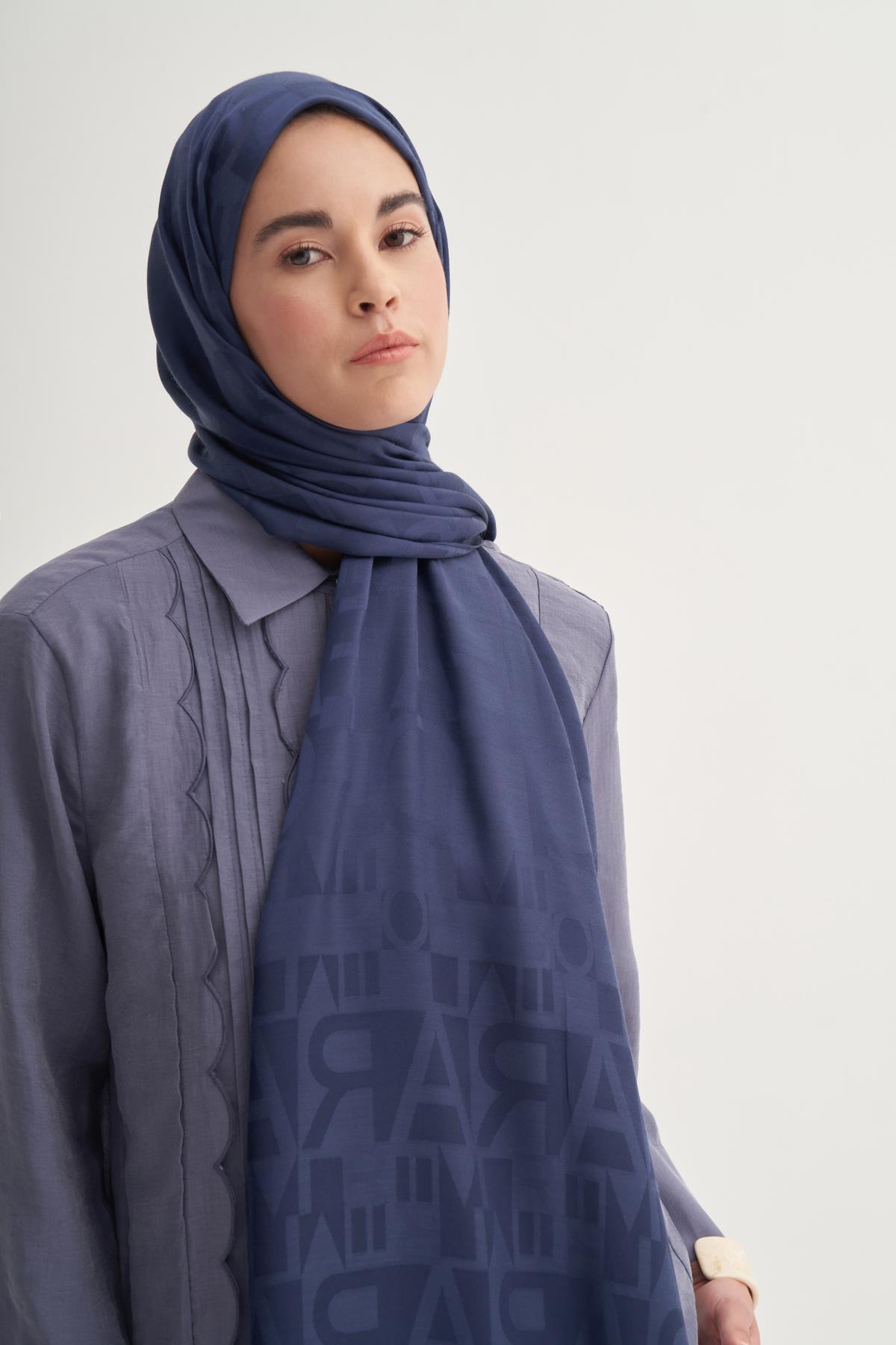 Yazı Desen Jakar İtalyan İpekli Şal Lacivert