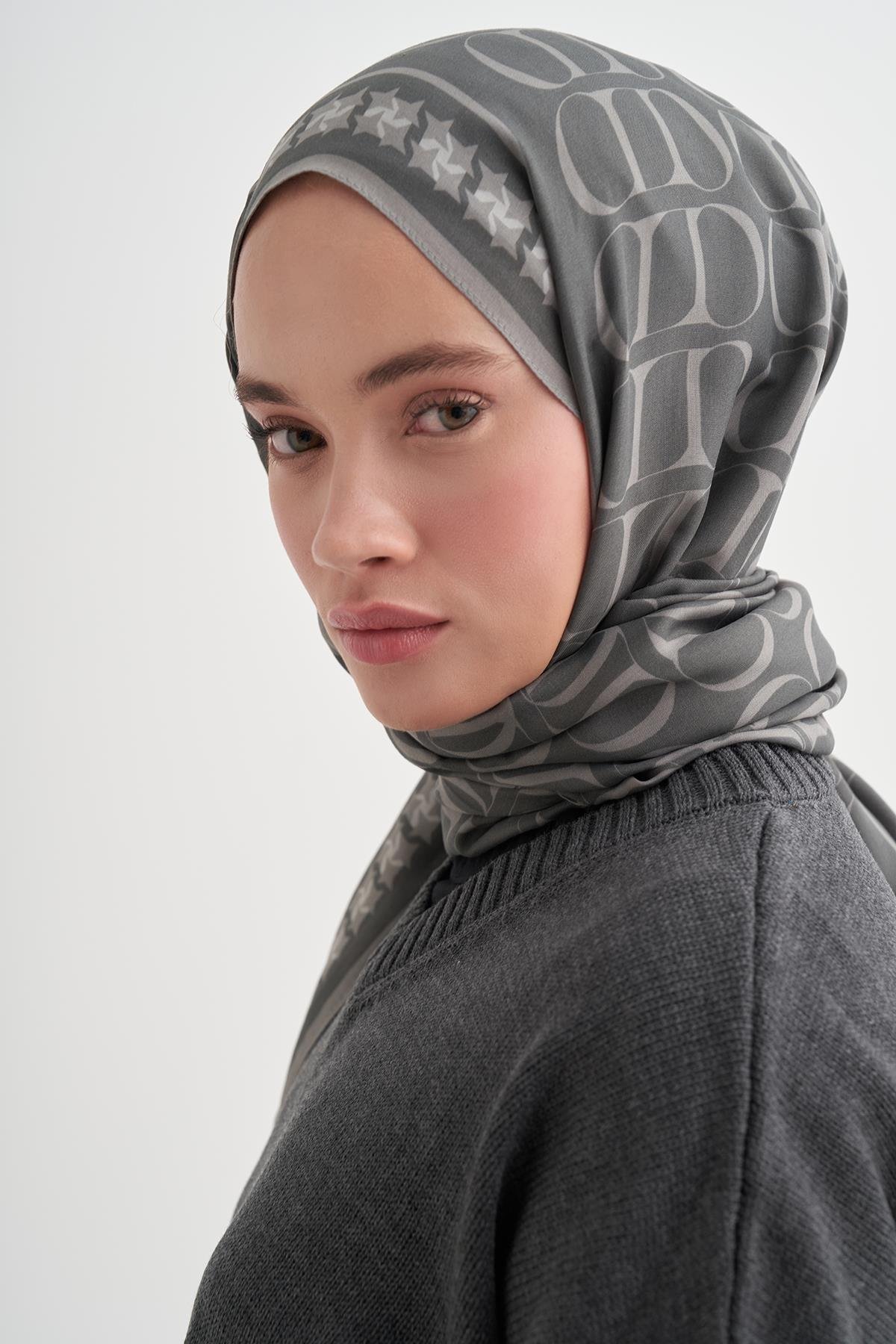 Vei Monogram Floş Şal Gri