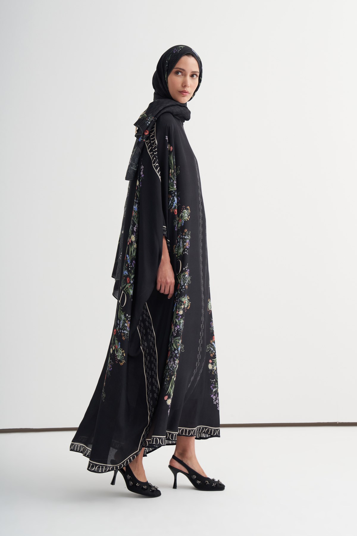 Buket Monogram Floş Kaftan Siyah