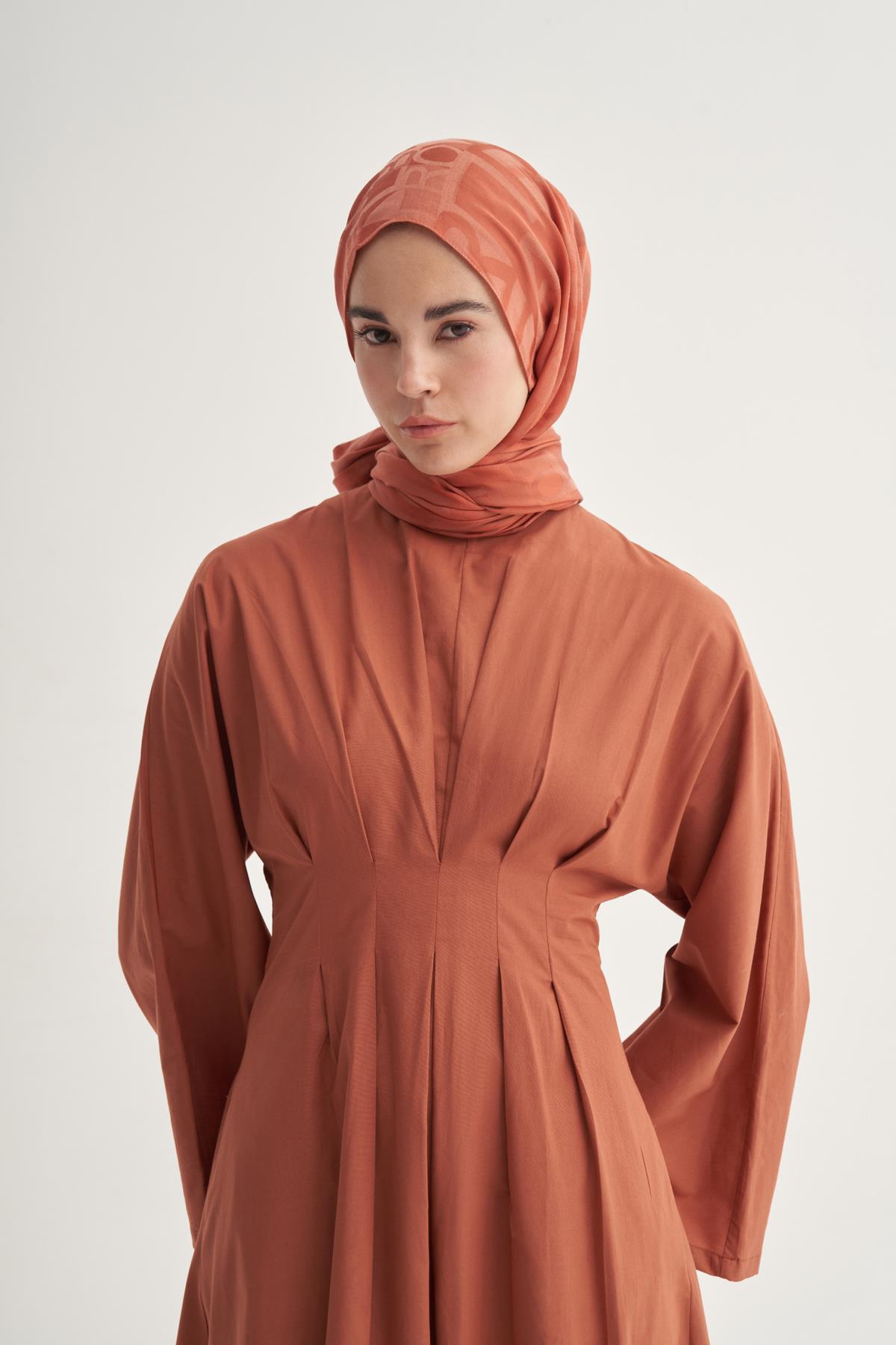 Yazı Desen Jakar İtalyan İpekli Şal Kiremit