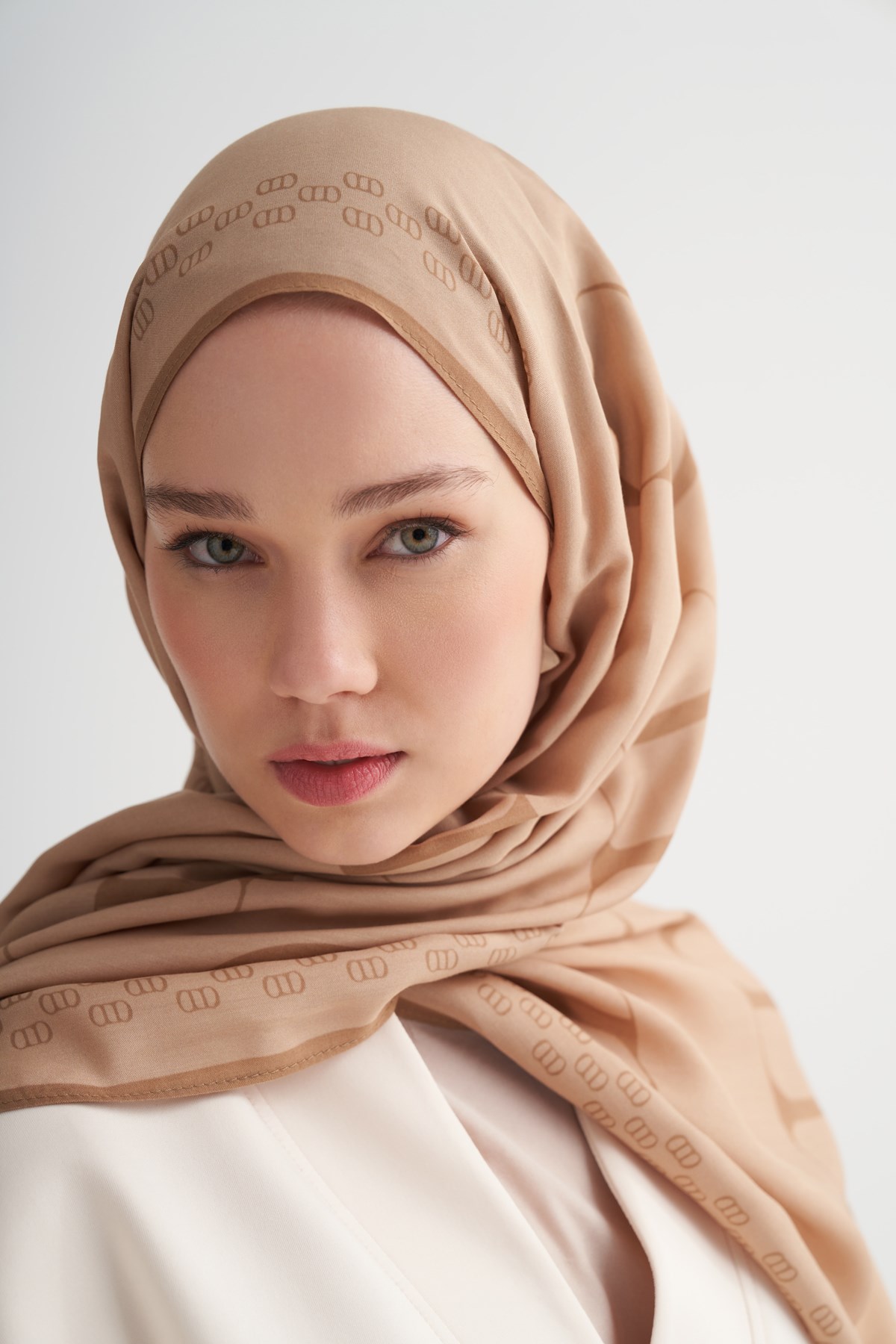 Elegance Monogram Floş Şal Camel