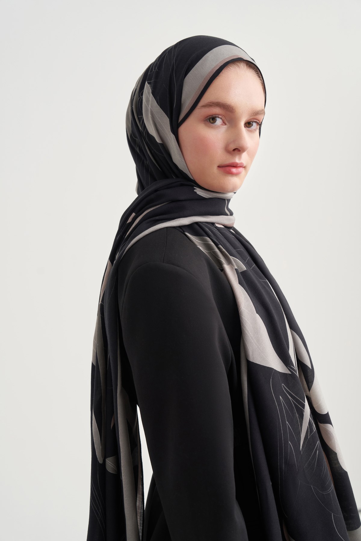 Livia Desen Norena Yünlü Şal Siyah