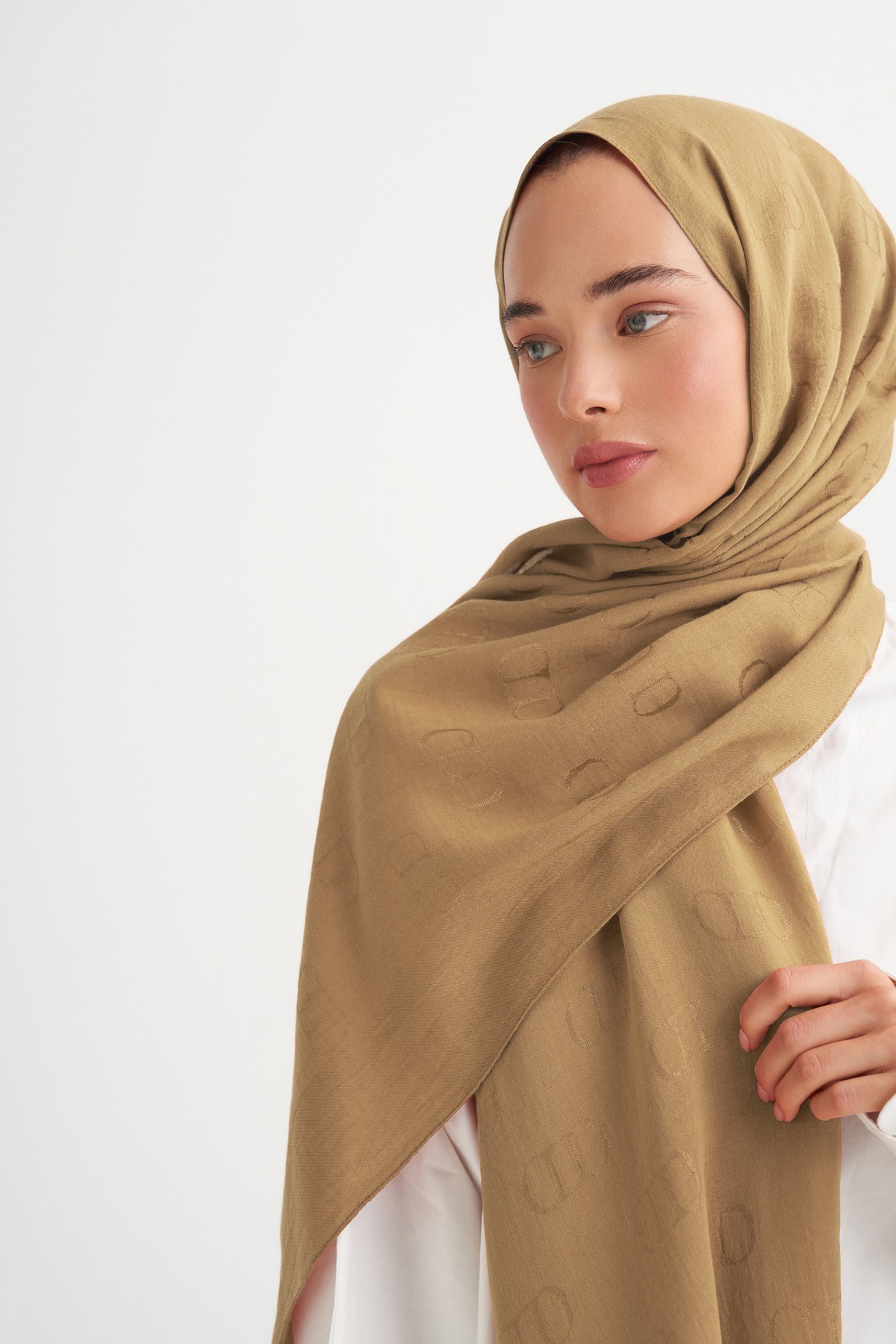Monogram Desen Liora Pamuk Şal Gold
