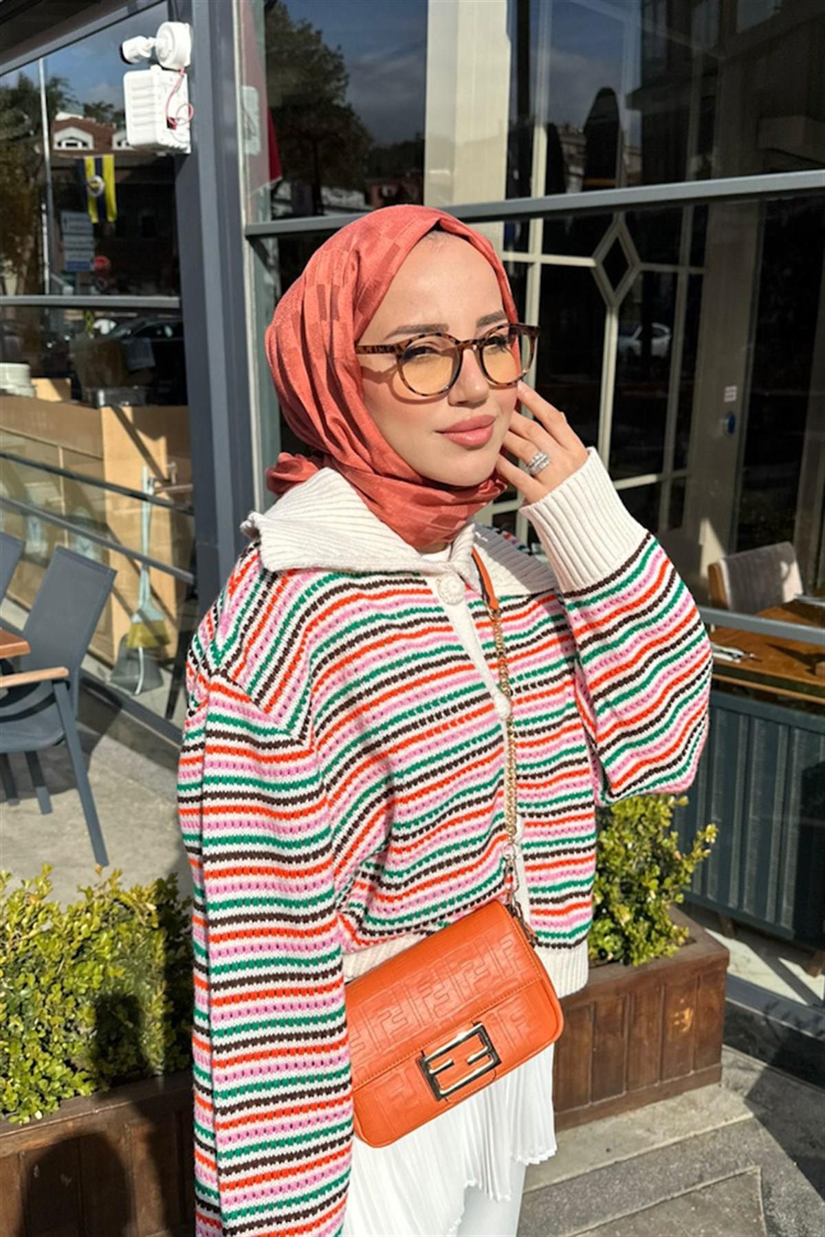 Betül Dumanın Tercihi Küpçizgi Jakar İtalyan İpekli Şal Kiremit