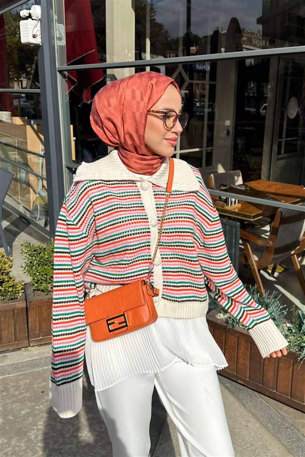 Betül Dumanın Tercihi Küpçizgi Jakar İtalyan İpekli Şal Kiremit