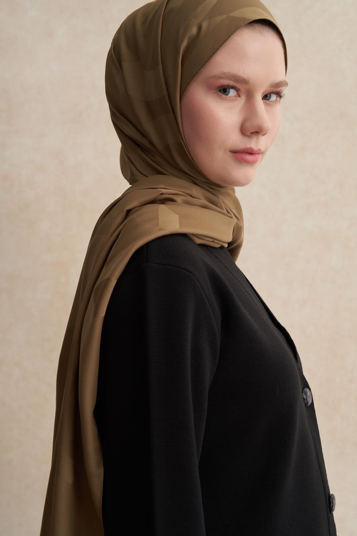 C Desen Monogram Pamuk İpek Şal Ceviz