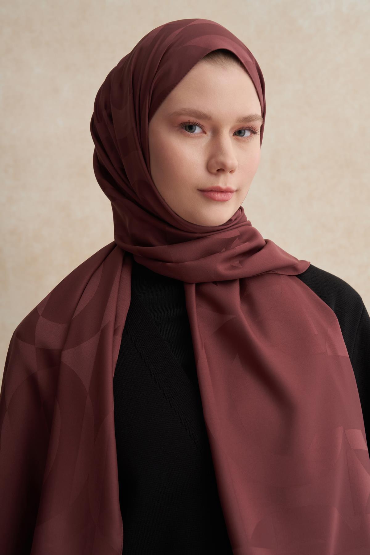 C Desen Monogram Pamuk İpek Şal Kızıl Kahve