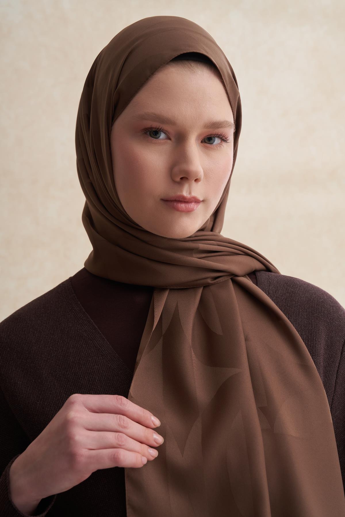 C Desen Monogram Pamuk İpek Şal Küllü Kahve