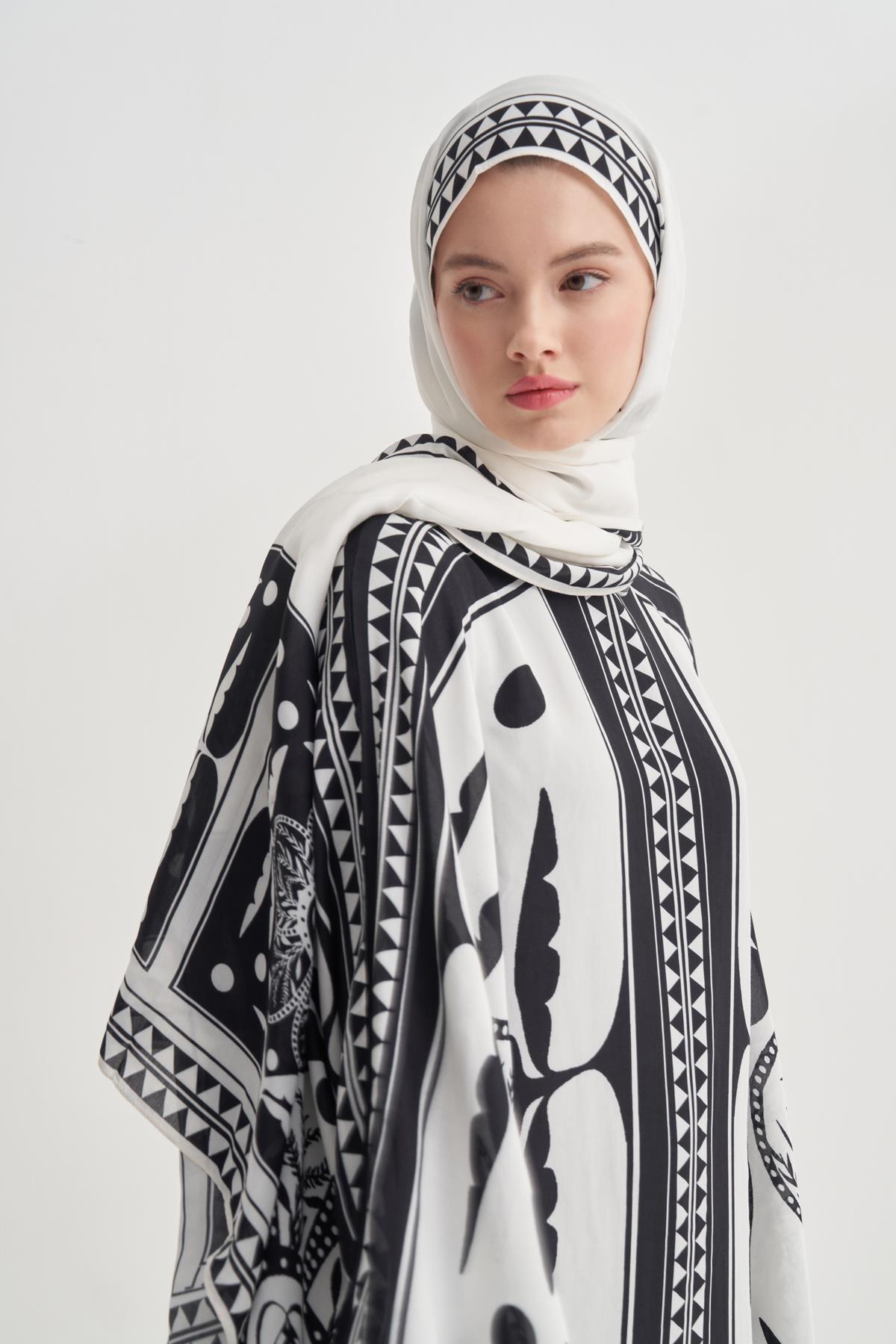 Atlas Ekru Monogram Floş Şal