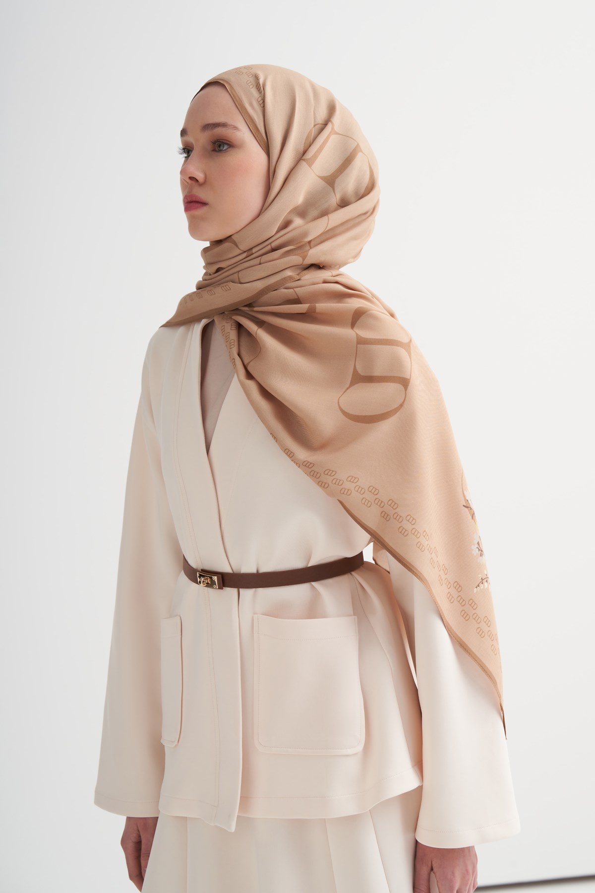 Elegance Monogram Floş Şal Camel