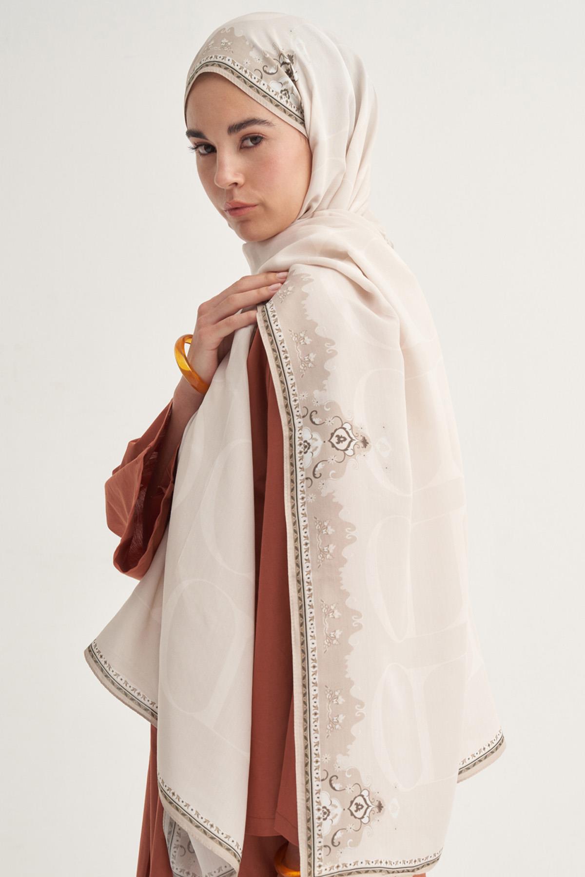 Luxe Çiçekli Monogram Floş Şal Bej