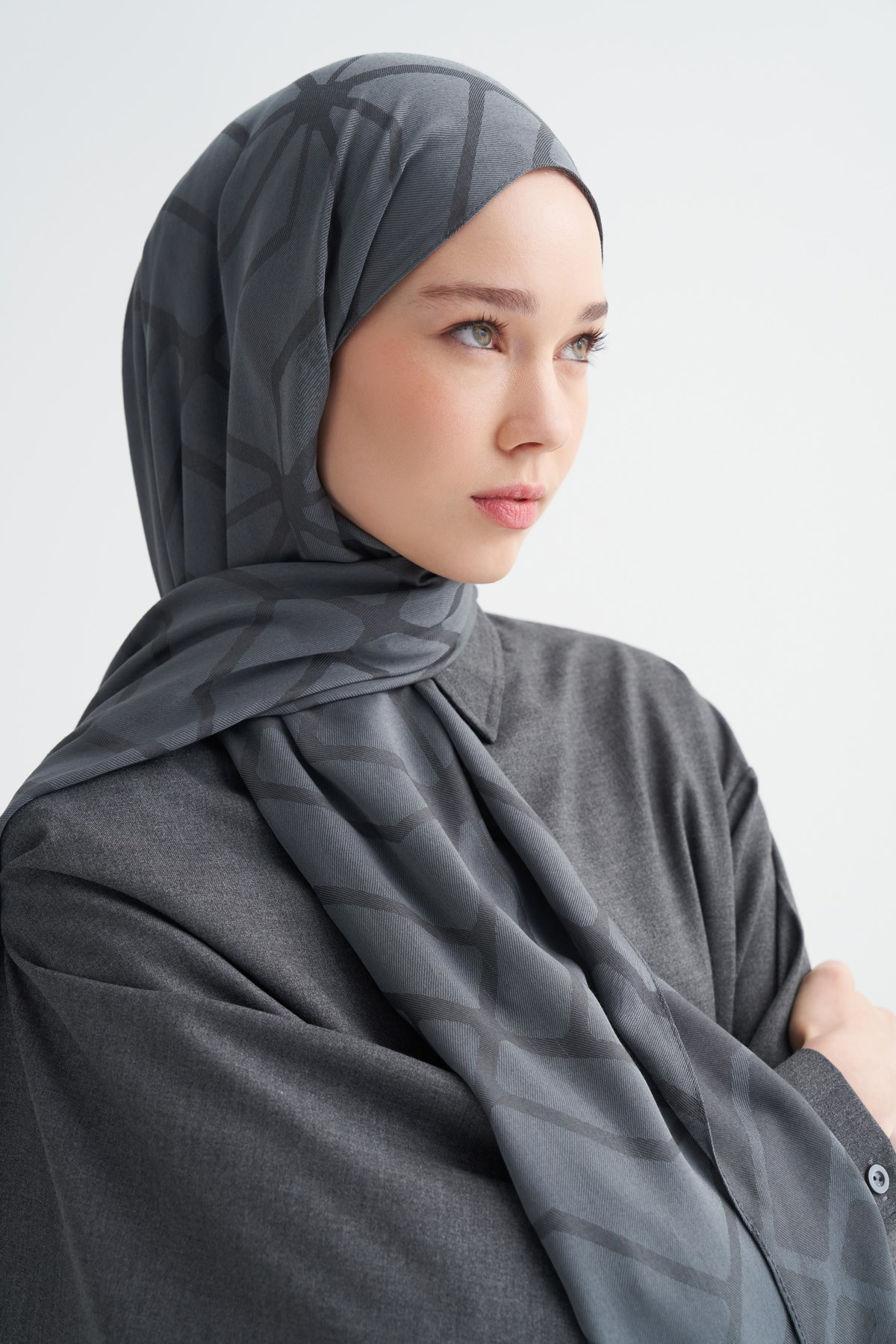 Vence Çift Taraflı Geometrik Desen İpek Şal Antrasit