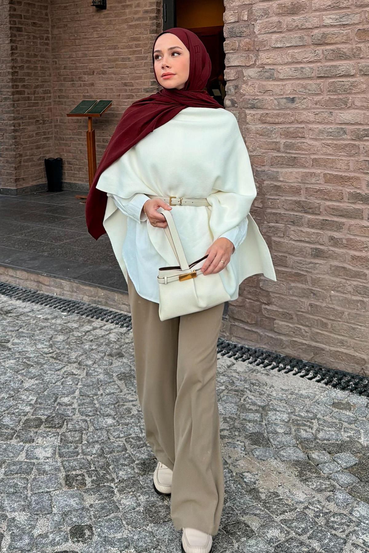 Feyza Hakyemezin Tercihi Robe Asimetrik Triko Kap Ekru