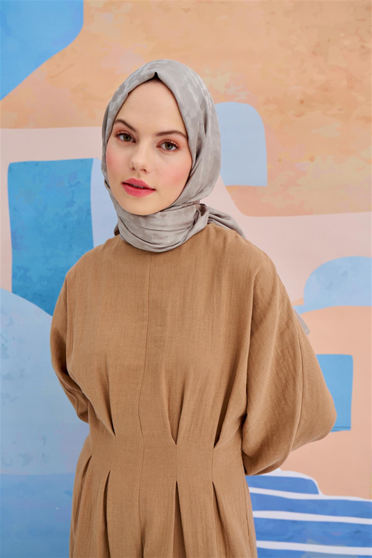 Çiçek Desen Jakar İtalyan İpekli Şal Füme