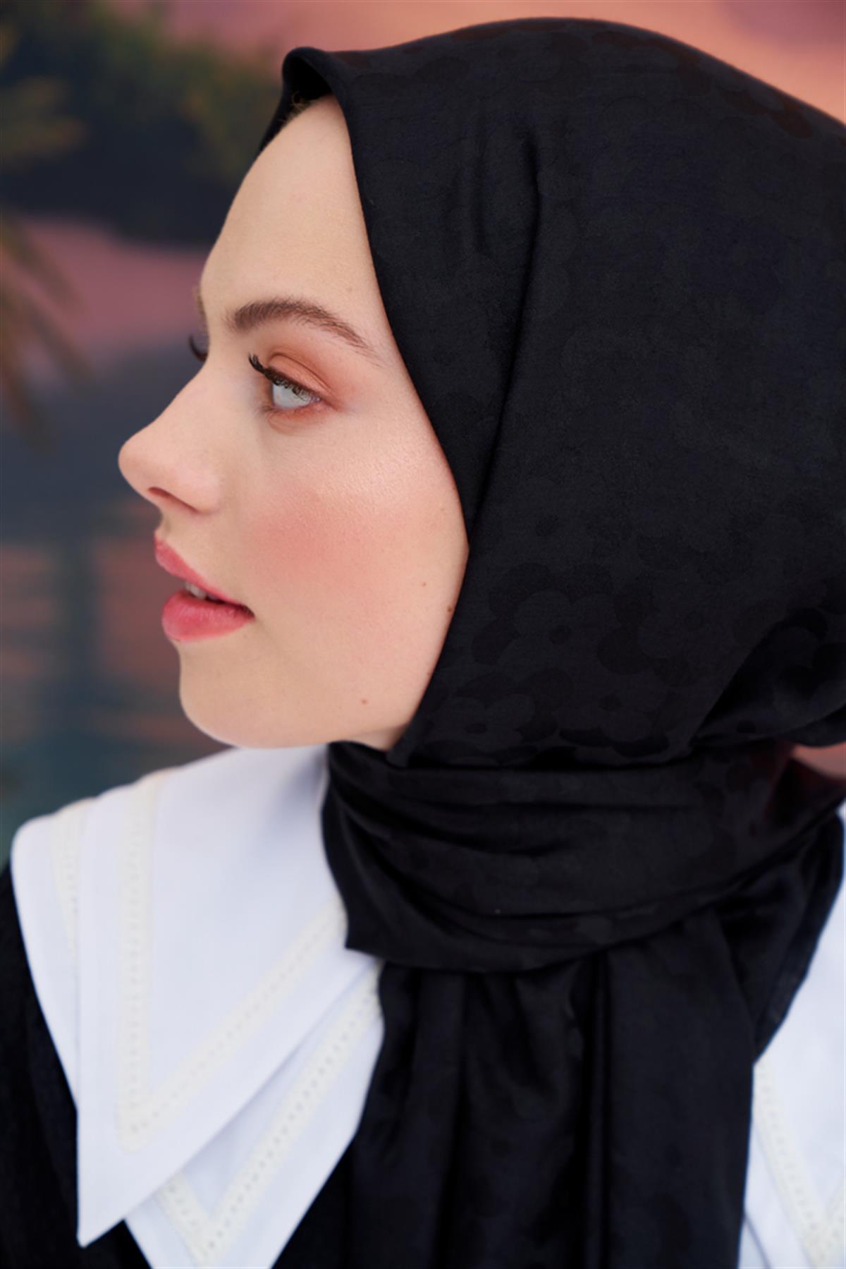 Çiçek Desen Jakar İtalyan İpekli Şal Siyah