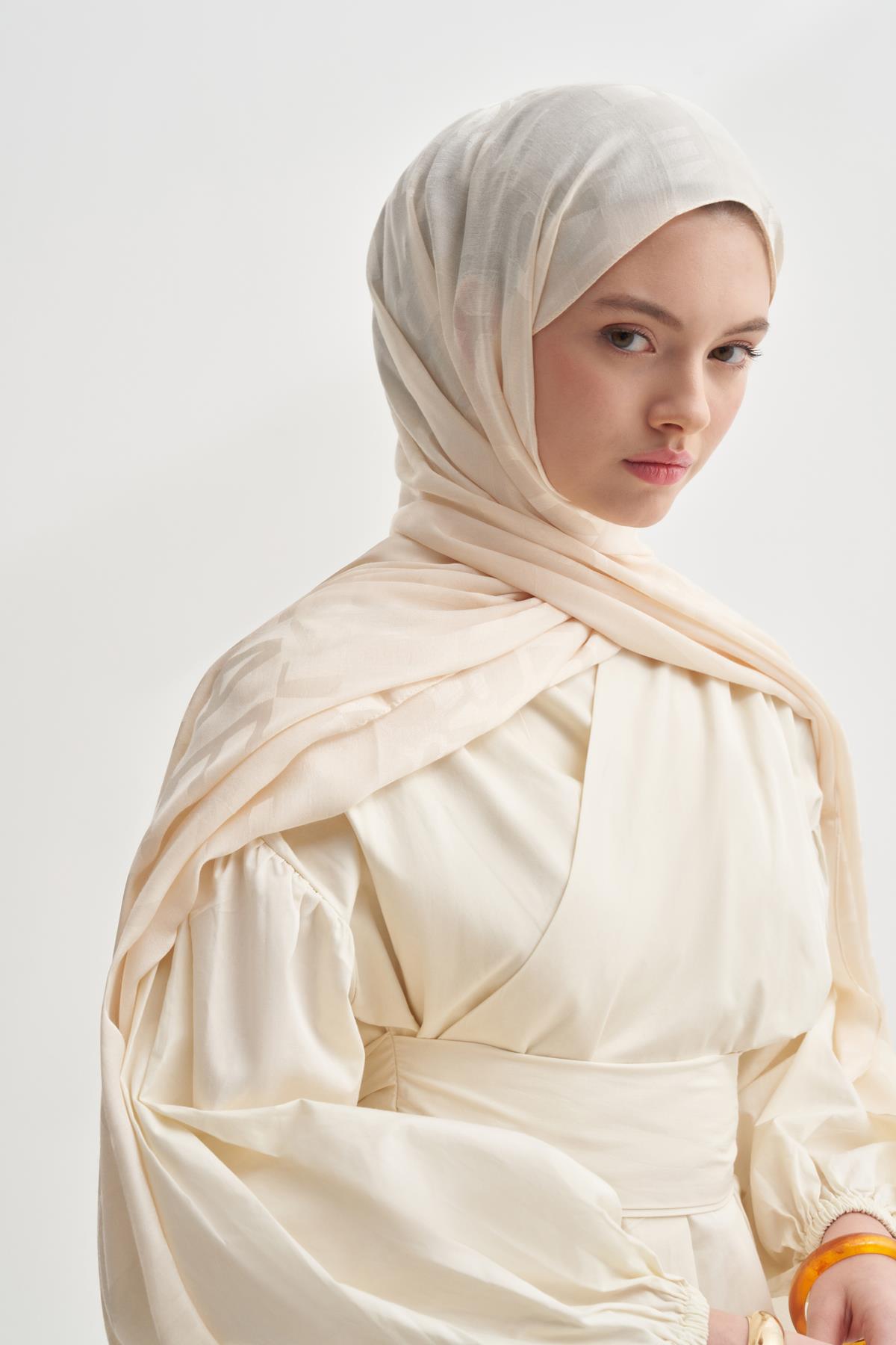 Yazı Desen Jakar İtalyan İpekli Şal İnci