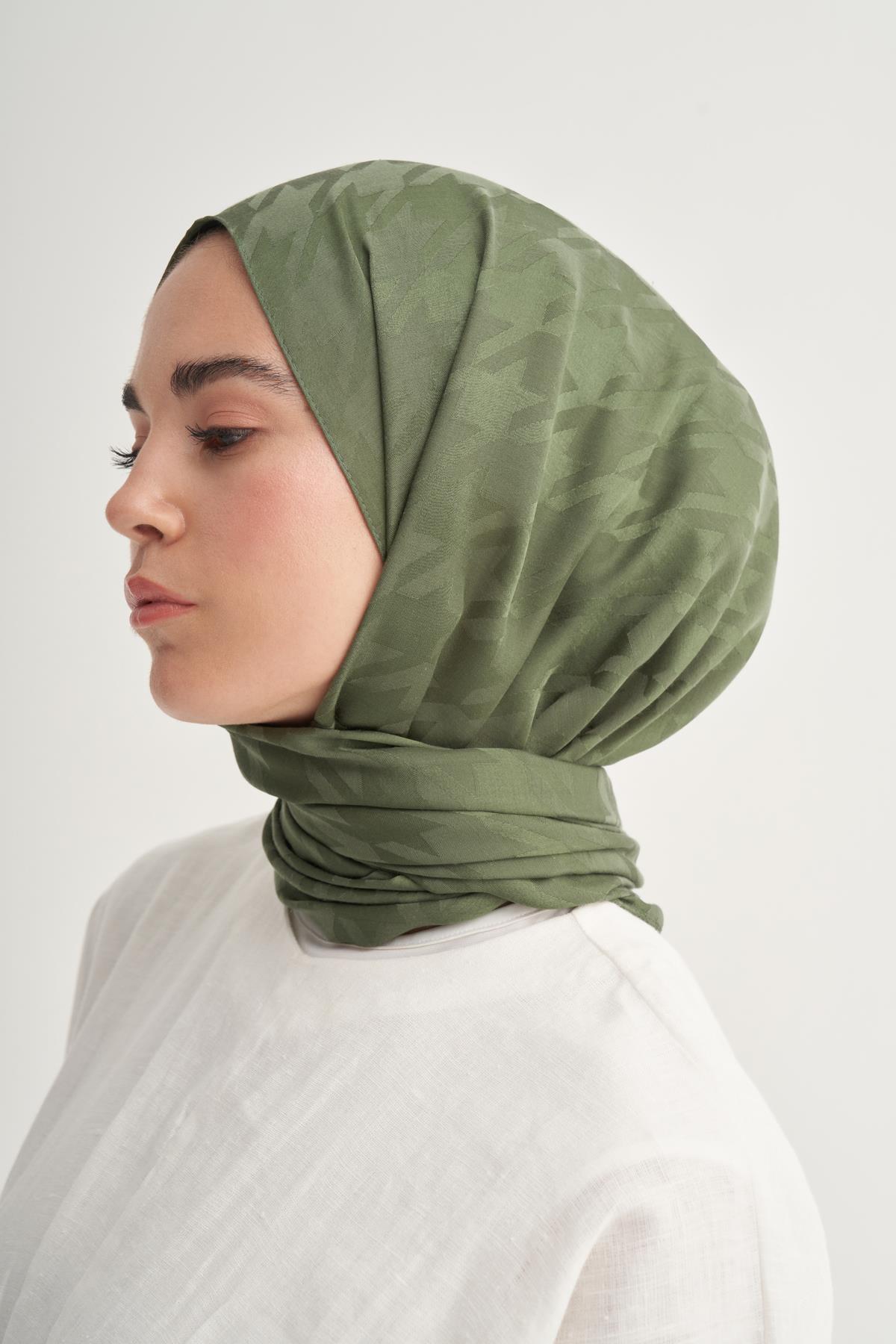 Kazayağı Jakar İtalyan İpekli Şal Orman Yeşili