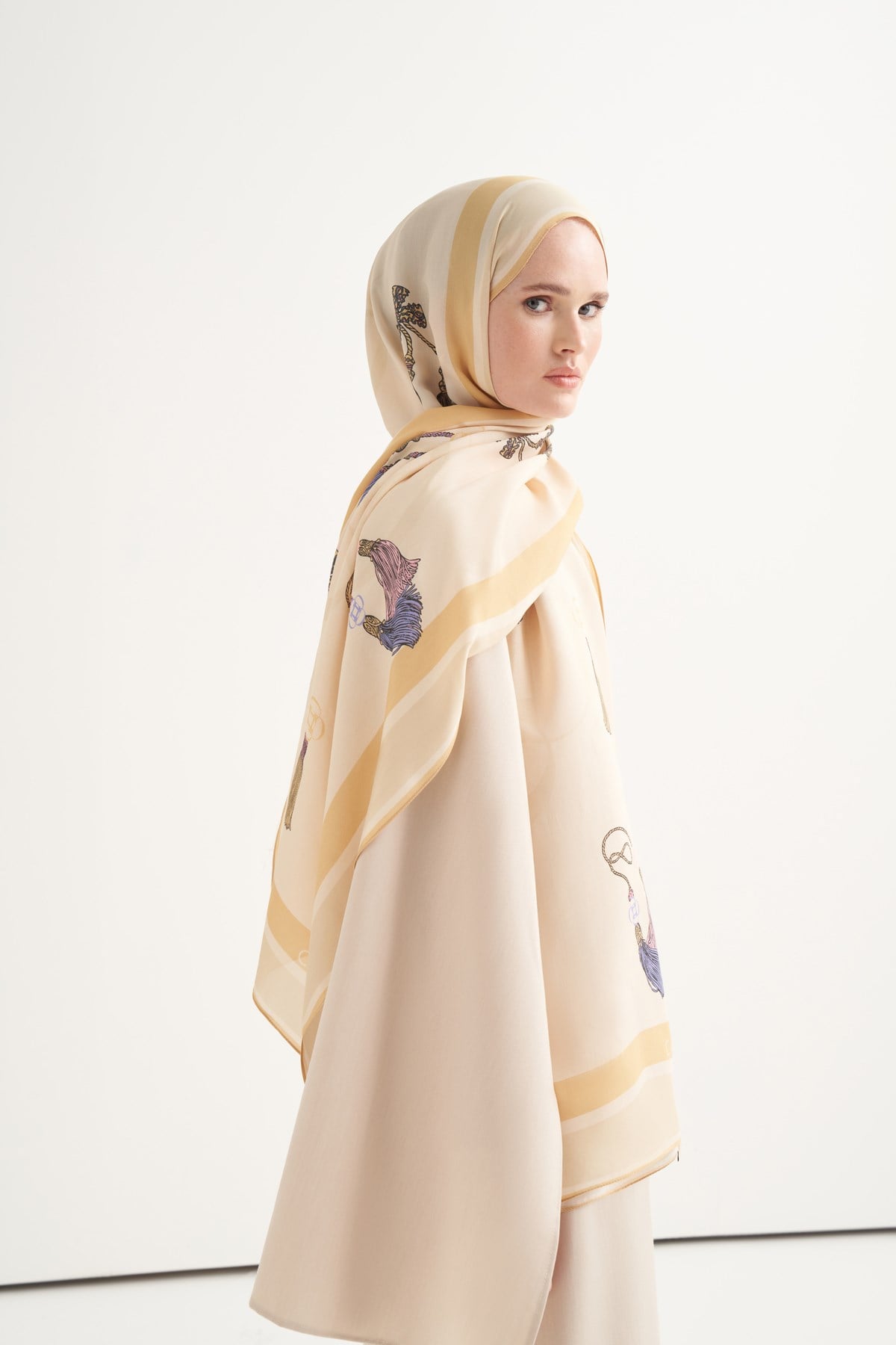 Tassel Floş Şal Gold