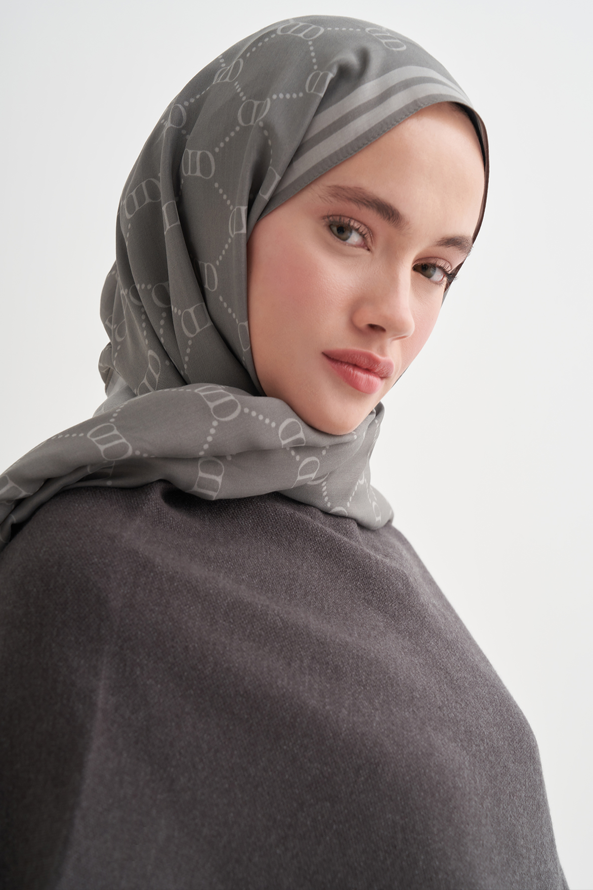 Grace Monogram Floş Şal Gri