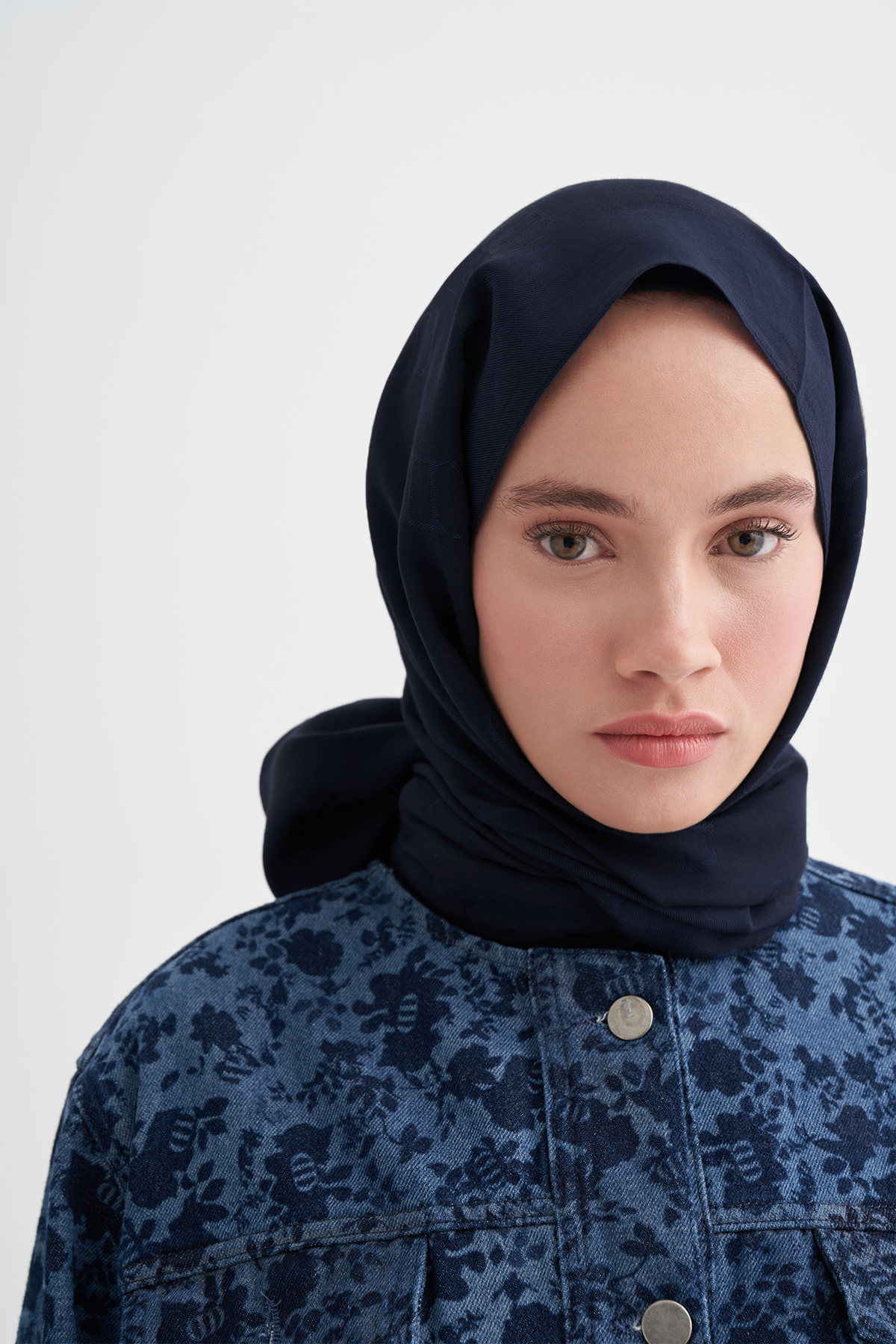 Monogram Desen Liora Pamuk Şal Koyu Lacivert