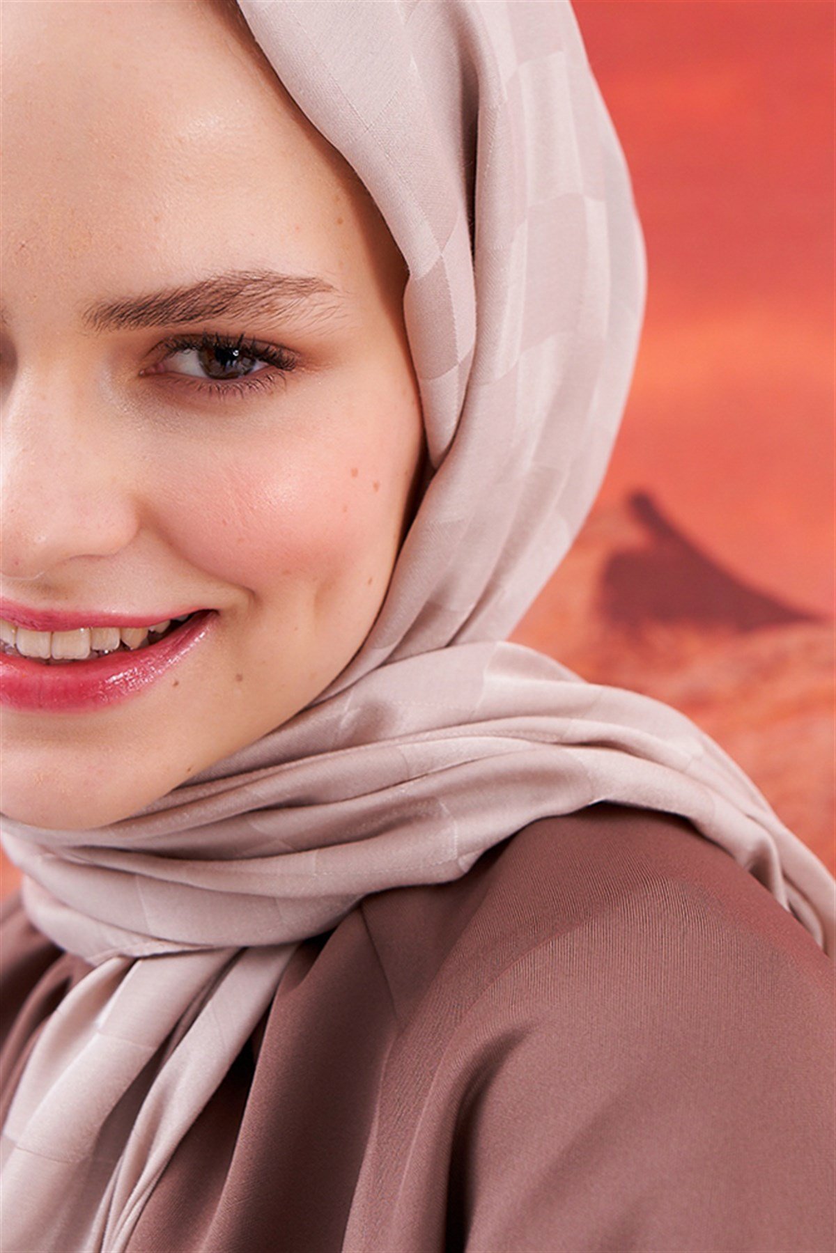 Dama Jakar İtalyan İpekli Şal Camel