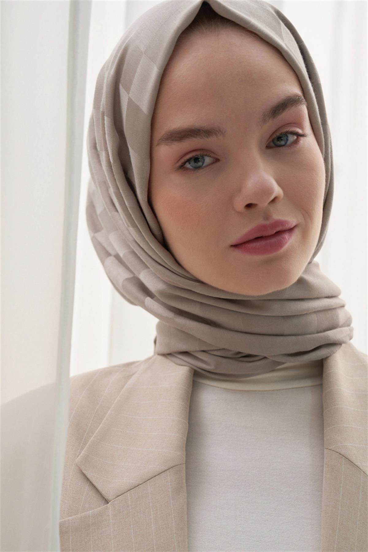 Dama Jakar İtalyan İpekli Şal Füme