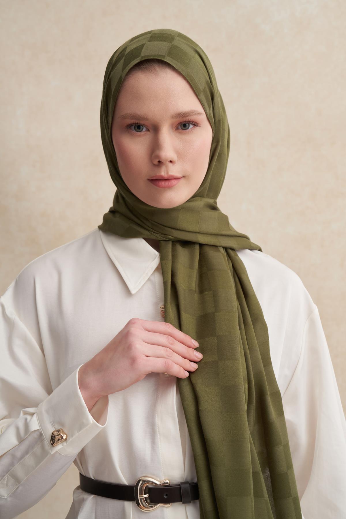 Dama Jakar İtalyan İpekli Şal Zeytin Yeşili