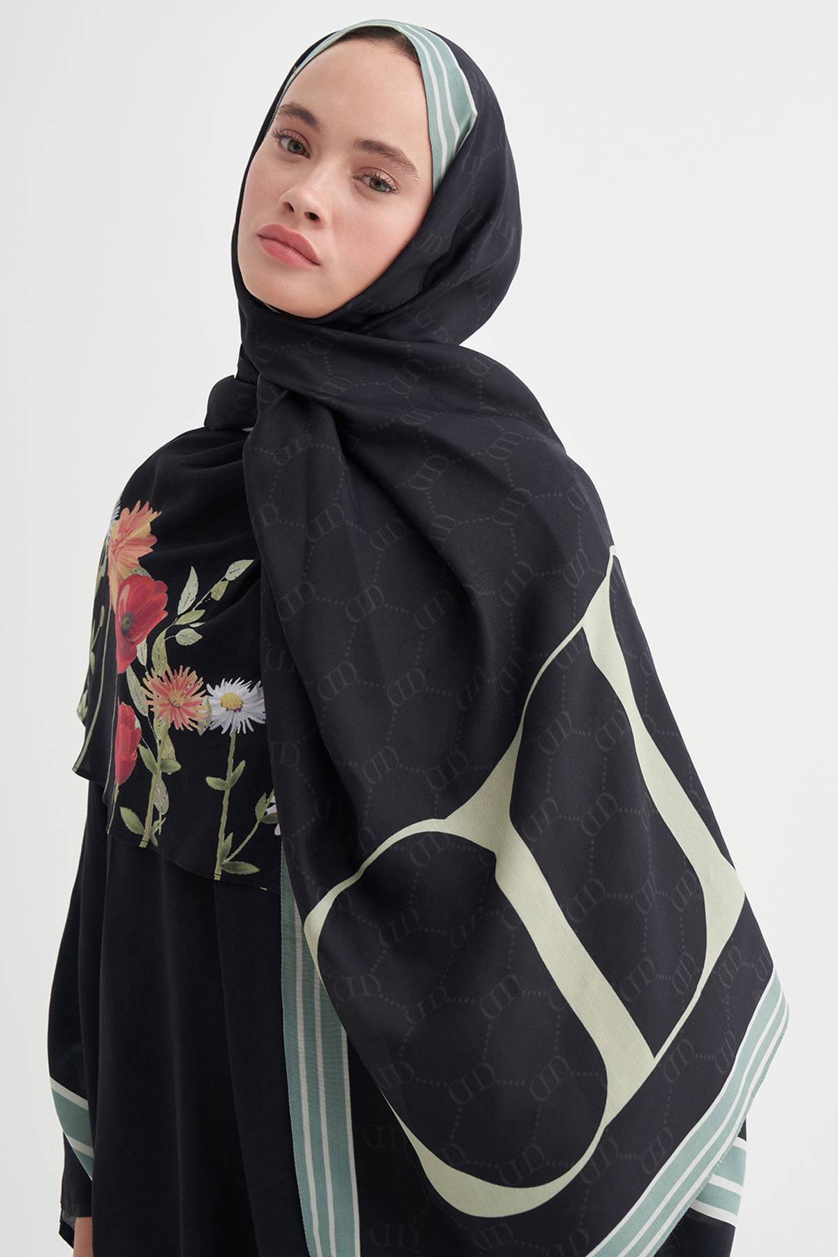 Blossom Monogram Floş Şal Siyah