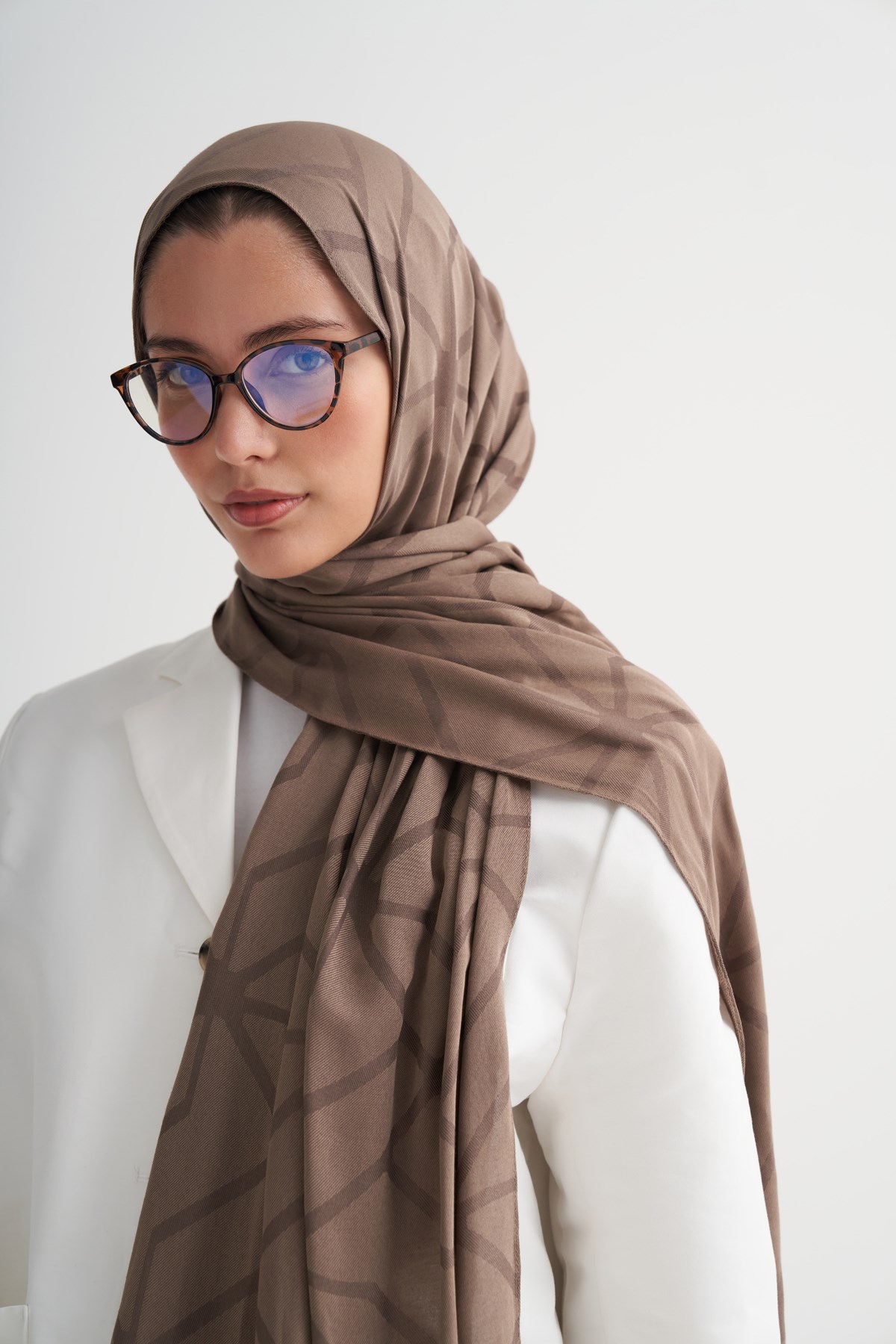 Vence Çift Taraflı Geometrik Desen İpek Şal Vizon